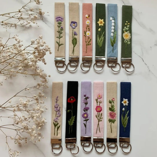 Customizable Embroidered Birth Month Flower Wrist Lanyard Keychain - Mother’s Day Gift 🌸💐